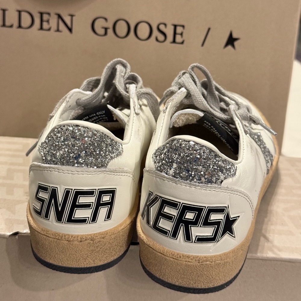NEVER WORN Golden Goose Women's Ball Star in nappa w white star glitter heel tab